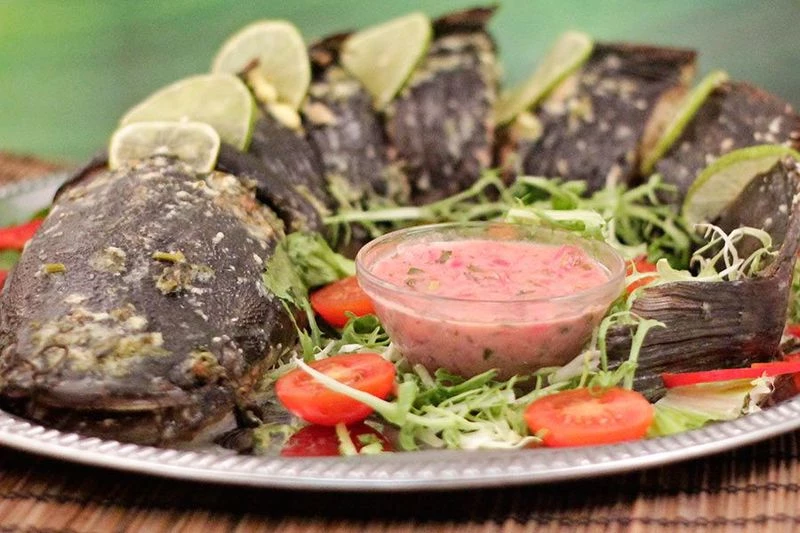 Сом запеченный