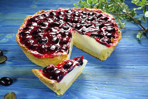 Сырный торт с виноградом