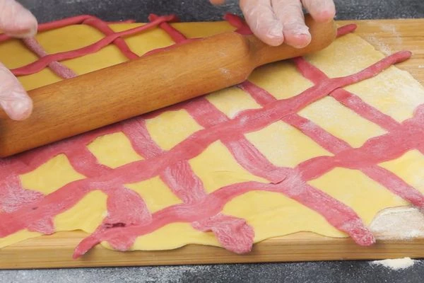 И еще раз прокатать скалкой.