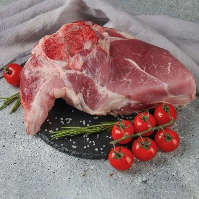 Лопатка свиная на кости ~900г-0}