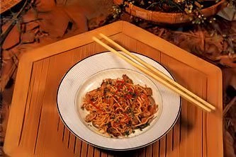 Жареная китайская лапша с моллюсками