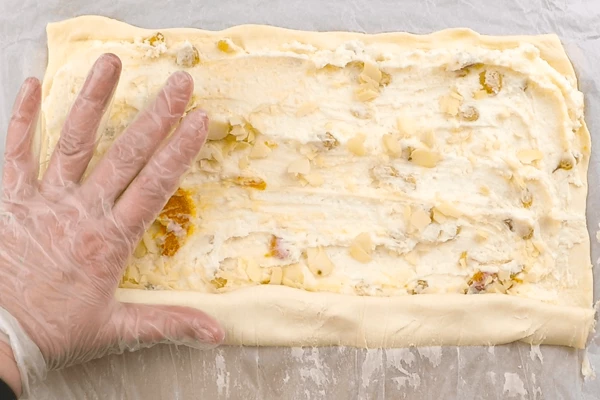  Закрутить в рулет. 