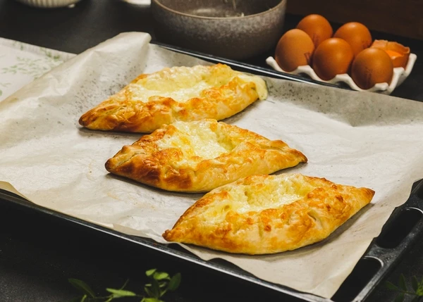 Запекать в разогретой до 180 градусов духовке в течение 10 минут.