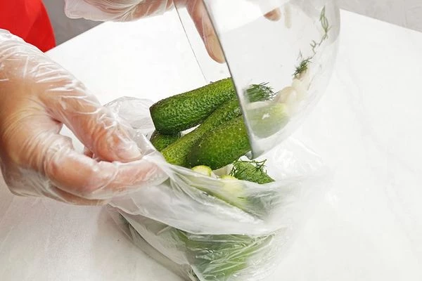 Переложить в пакет, выпустить воздух.