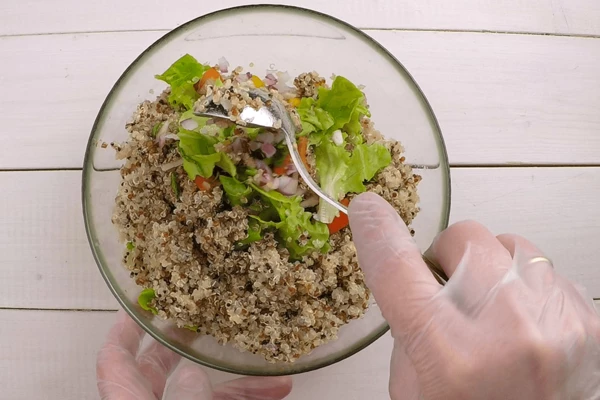 Хорошо перемешать. Дать постоять 5 минут.