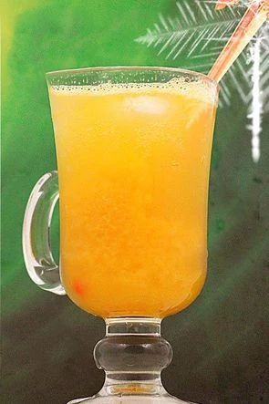 Освежающий коктейль из маракуйи