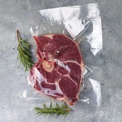 Говядина тазобедренная часть на кости охлажденная из мяса молодого бычка ~1,5кг