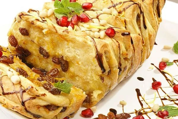 Поставить в разогретую до 175С духовку примерно на 30 минут. Готовый кекс остудить и извлечь из формы.