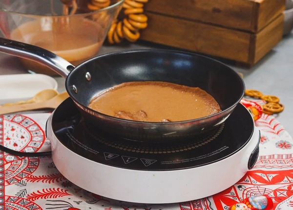 Испечь блинчики. 
