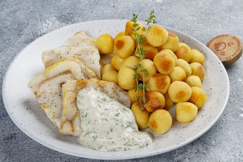 Треска филе с картофельными шариками