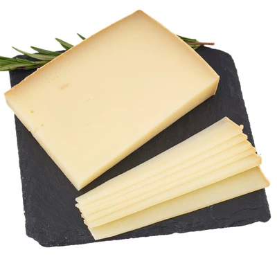 Сыр полутвердый Грюйер Патрис Норман Eco Village 180г -1}