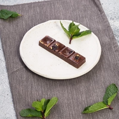 Шоколад горький 59% без сахара с вишней и зеленой гречкой Пища богов 30г-1}