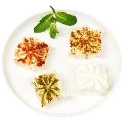 Набор Швейцарский газон из козьего молока в обсыпке из трав Racconta 50% жир. 100г