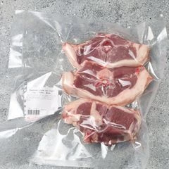 Стейк из седла на кости ягненка фермерского охлажденный ~500г