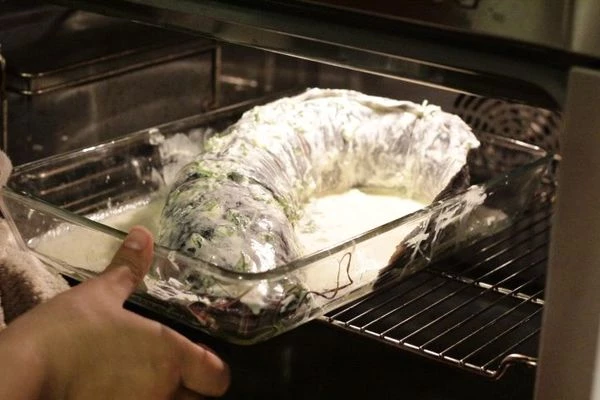 Запекать в разогретой до 230С духовке 15 минут.