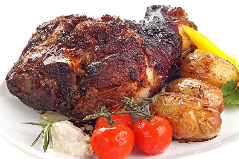 Рулька в медовой глазури с розмарином