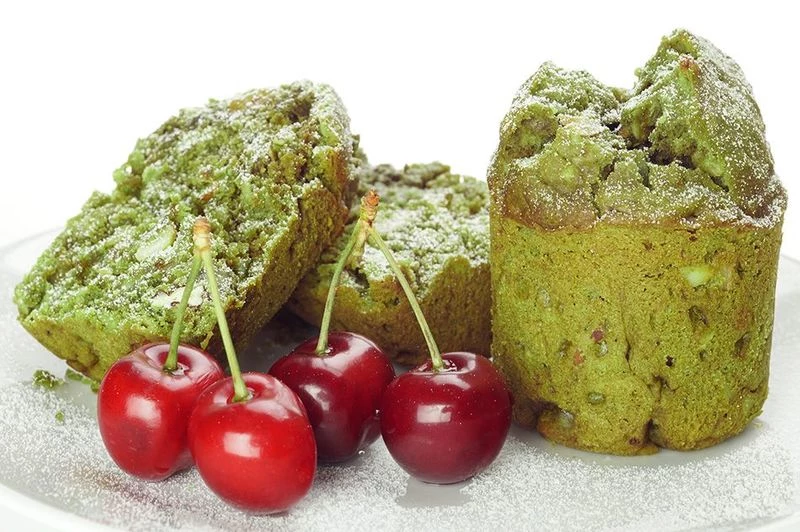 Зеленые кексы с гранолой