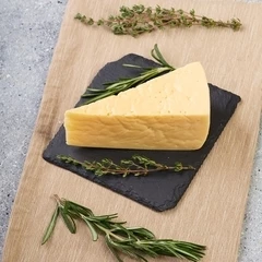 Сыр Российский 50% жир. Деликатеска ~200г