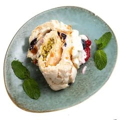 Меренговый рулет Малина с фисташкой Деликатеска 130г