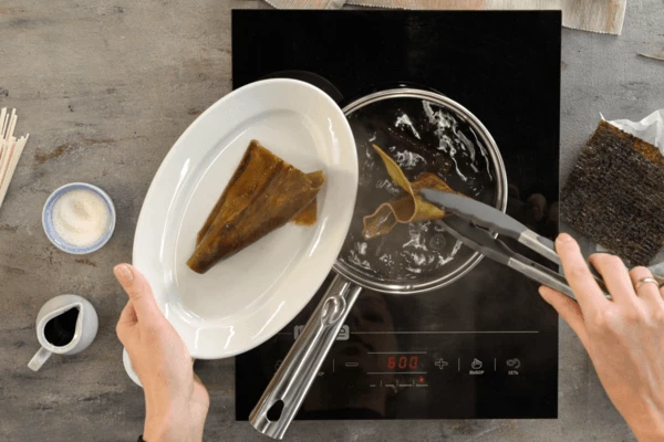 Удалить чеснок и водоросли.