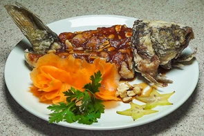 Карп по-китайски в кисло-сладком соусе