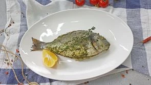 Дорадо запеченная в соусе Чимичурри от Шефа