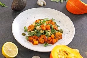 Салат с креветками и тыквой