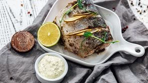 Кета в масле Конфи с соусом Тартар