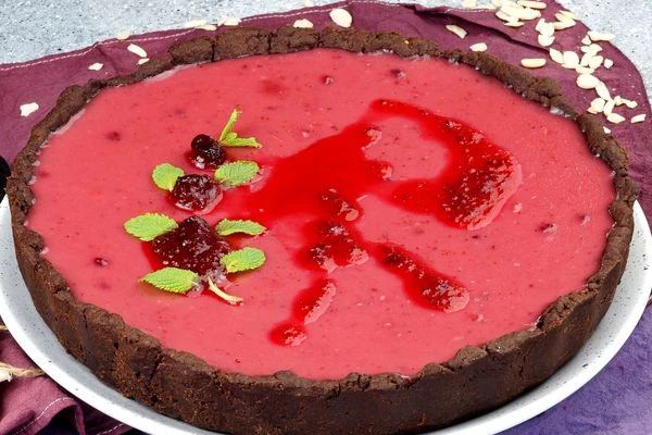 Готовый торт украсить по желанию.