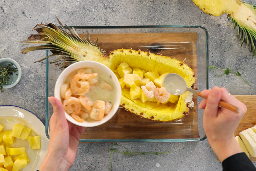 Нежный салат с ананасом и морским коктейлем – пошаговый рецепт приготовления с фото