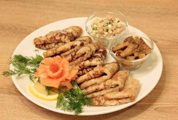 Выпекать на раскаленной сковороде с растительным маслом.