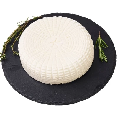 Сыр мягкий в рассоле Родниковое Поле Домашний 50% жир. 400г-1}