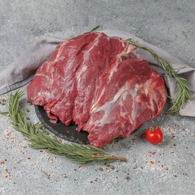 Лопатка говяжья бескостная охлажденная из мяса молодого бычка ~800г-0}