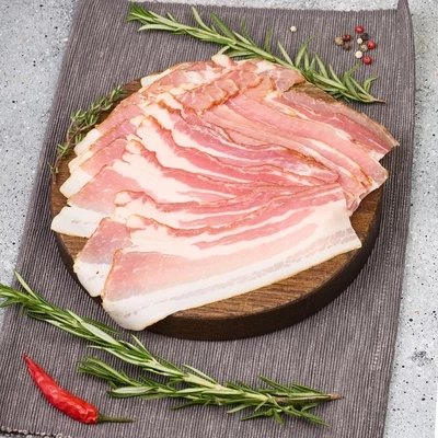 Бекон сырокопченый Мясной Гурман нарезка Деликатеска 150г-1}