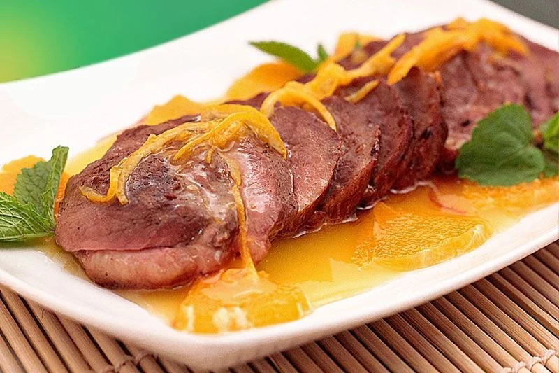 Утка в мандариновом соусе