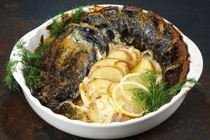 Клариевый сом в сметане