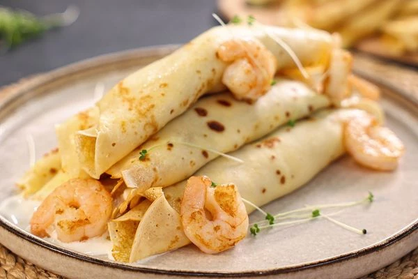 Оформить обжаренными креветками и микрозеленью.
Приятного аппетита!
