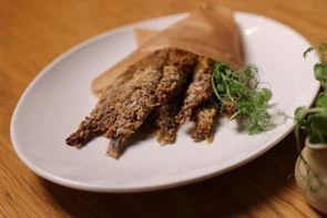 Мойва в хрустящей ореховой корочке