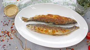 Ряпушка жаренная с ореховым соусом