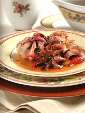 Осьминожки в остро-сладком соусе