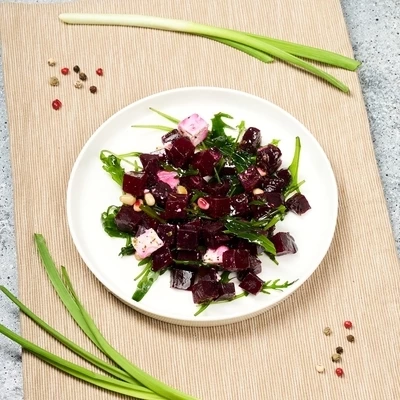 Салат Свекольный с сыром и кедровыми орешками Деликатеска 90г-1}