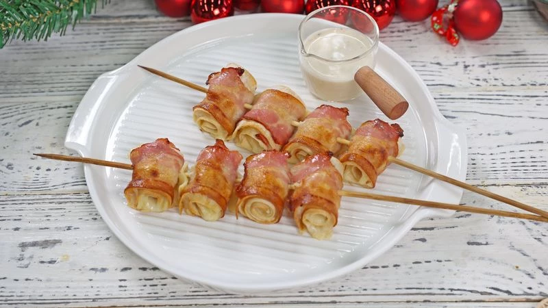 Закуска с беконом и сыром