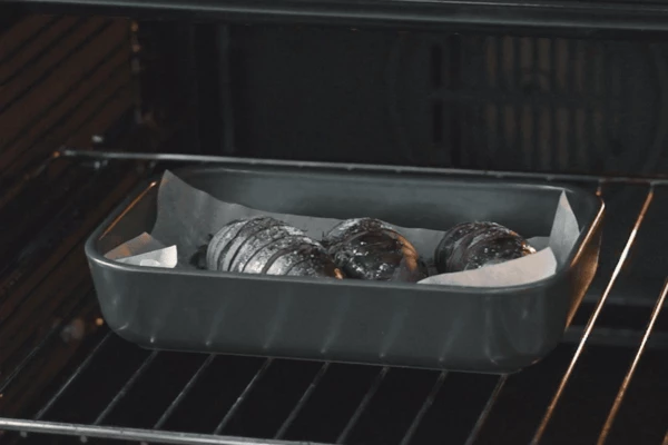 Запекать при 180 градусах в течение 50 - 55 минут. 