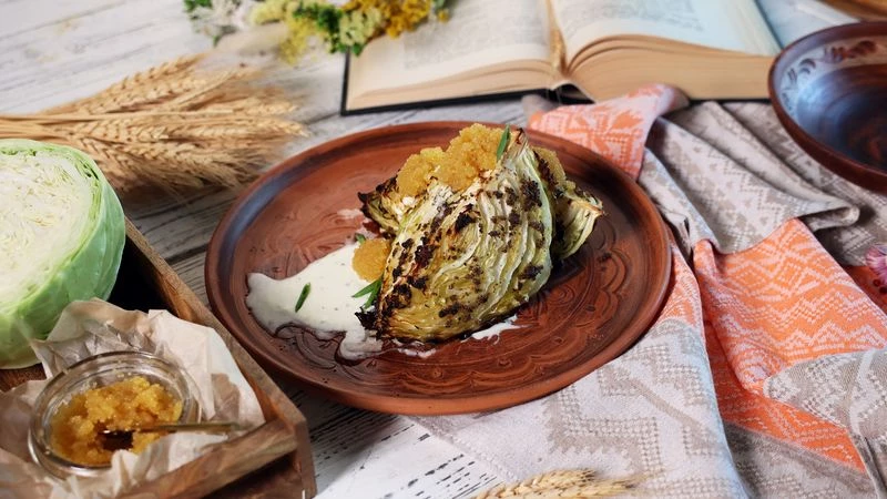 Печеная капуста с икрой щуки