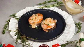 Стейки нерки с креветками и сливочным соусом