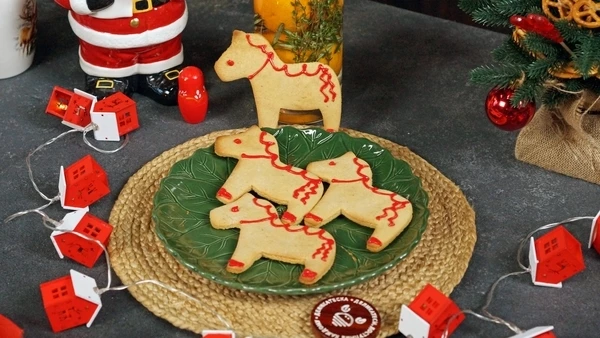 Достать, оформить глазурью. Остудить. Приятного аппетита! 
