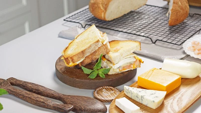 Сэндвич 4 сыра с креветками