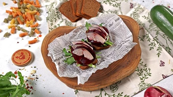 Сбрызнуть оливковым маслом. Приятного аппетита!
