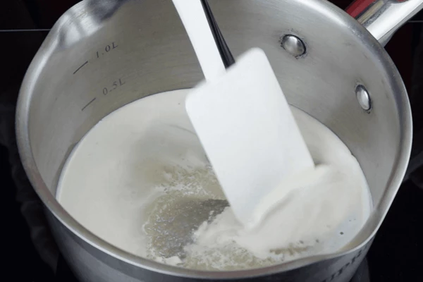 Проварить до легкого загустения, остудить до комнатной температуры.