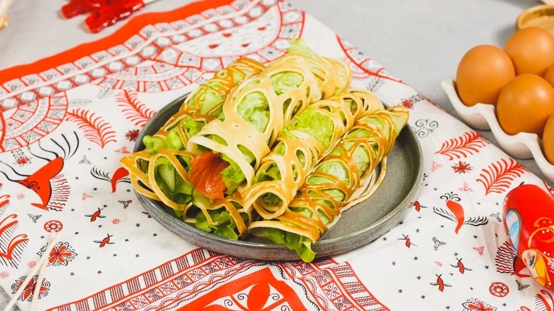 Ажурные блинчики с рыбой